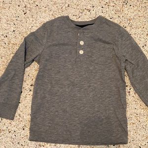 Oshkosh grey Henley tee boys 5T